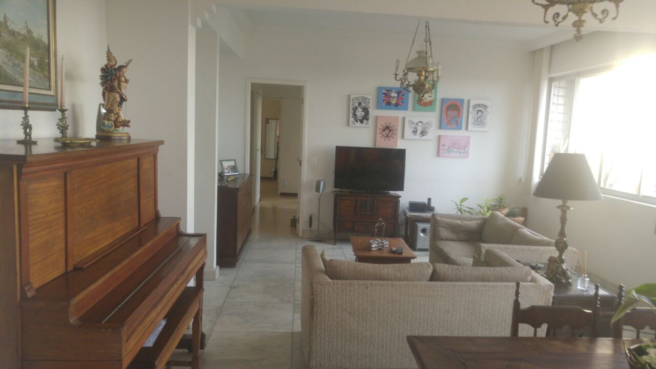 Apartamento à venda com 4 quartos, 220m² - Foto 2