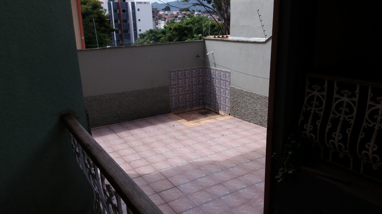 Casa à venda com 4 quartos, 280m² - Foto 18