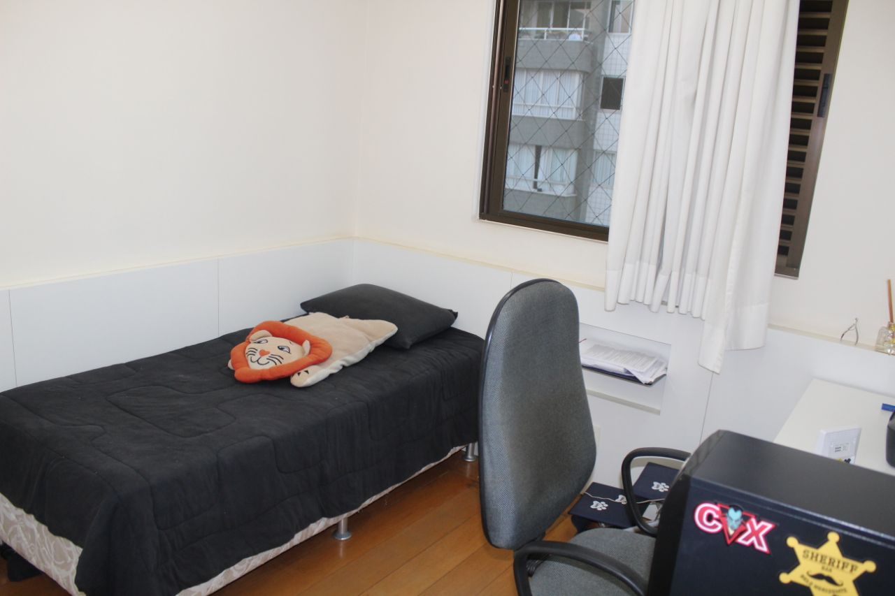 Apartamento à venda com 4 quartos, 140m² - Foto 9