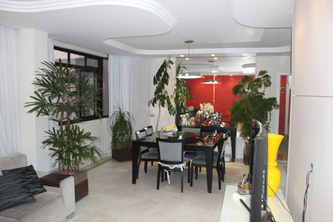 Apartamento à venda com 4 quartos, 140m² - Foto 1