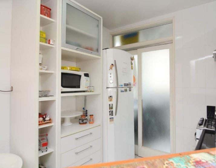 Apartamento à venda com 2 quartos, 75m² - Foto 9