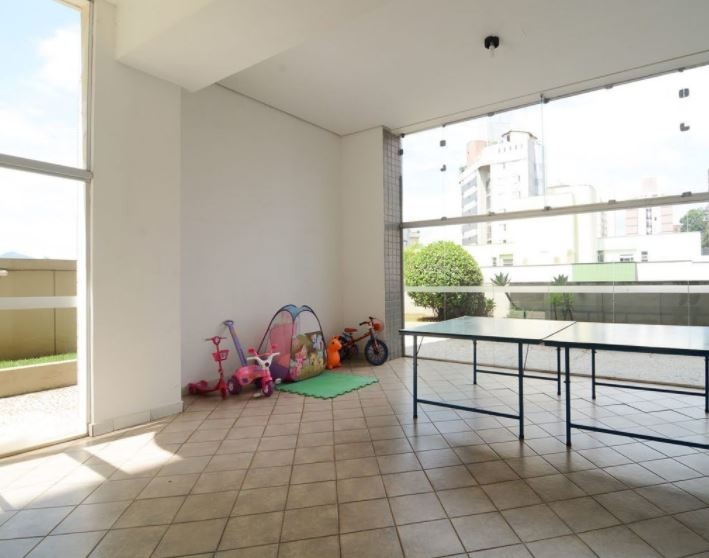 Apartamento à venda com 2 quartos, 75m² - Foto 25