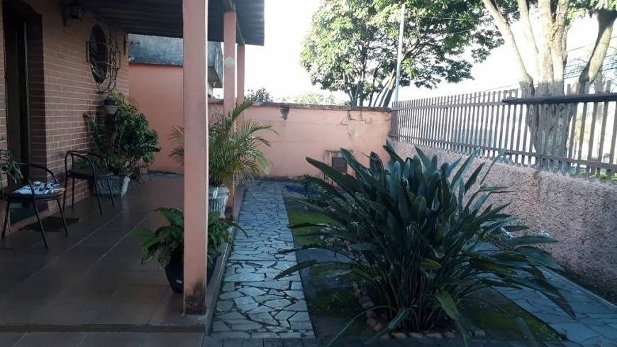 Casa à venda com 3 quartos, 450m² - Foto 2