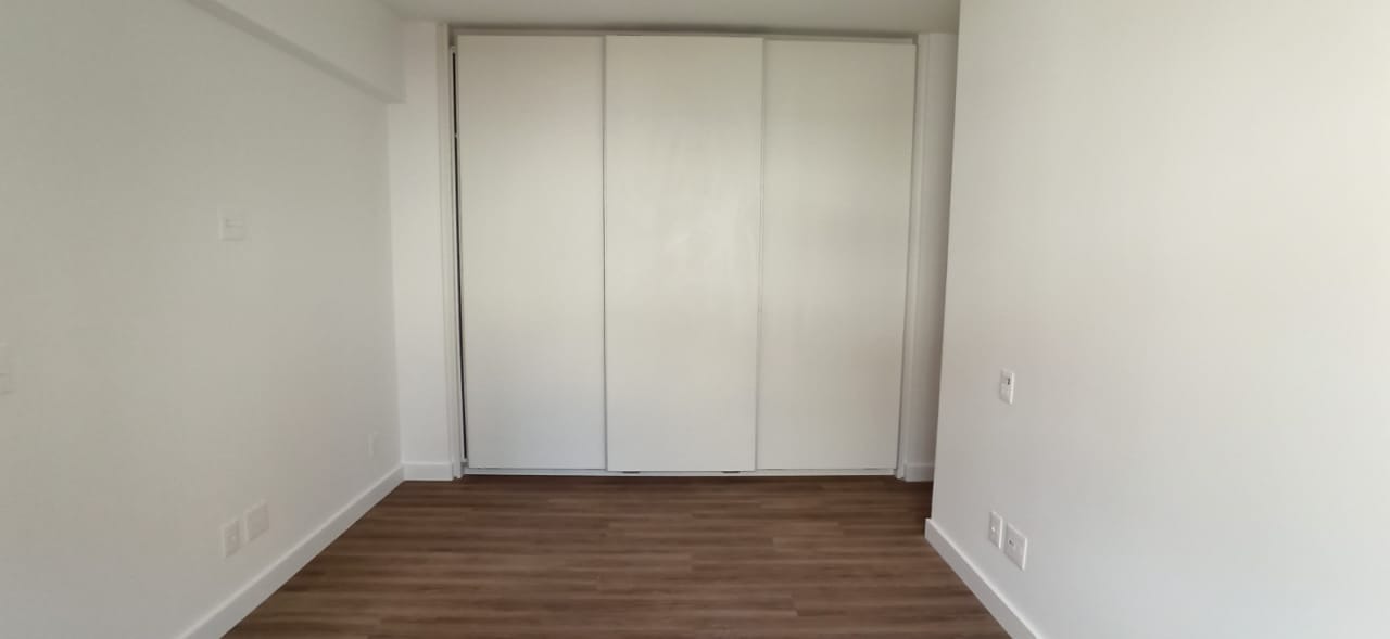 Apartamento à venda com 4 quartos, 140m² - Foto 8