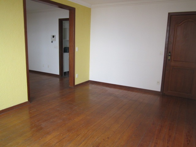 Apartamento à venda com 4 quartos, 140m² - Foto 1