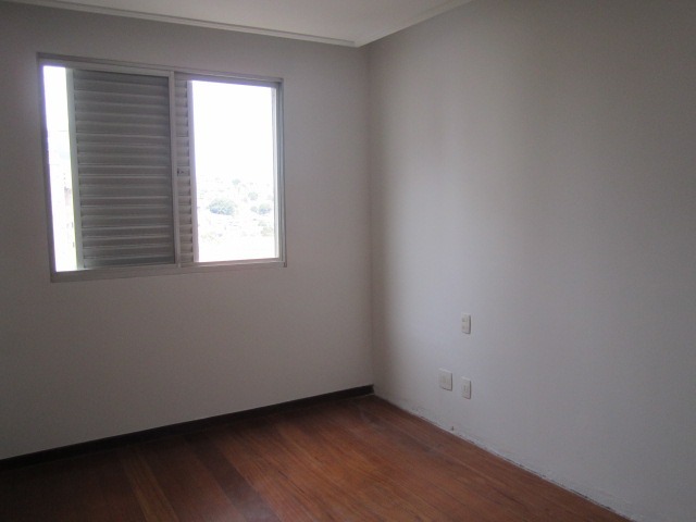 Apartamento à venda com 4 quartos, 140m² - Foto 15