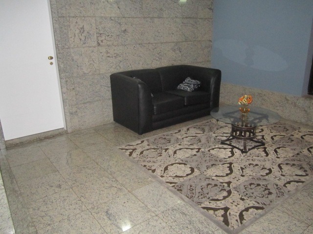 Apartamento à venda com 4 quartos, 220m² - Foto 2