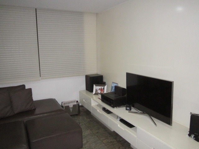 Apartamento à venda com 4 quartos, 220m² - Foto 9