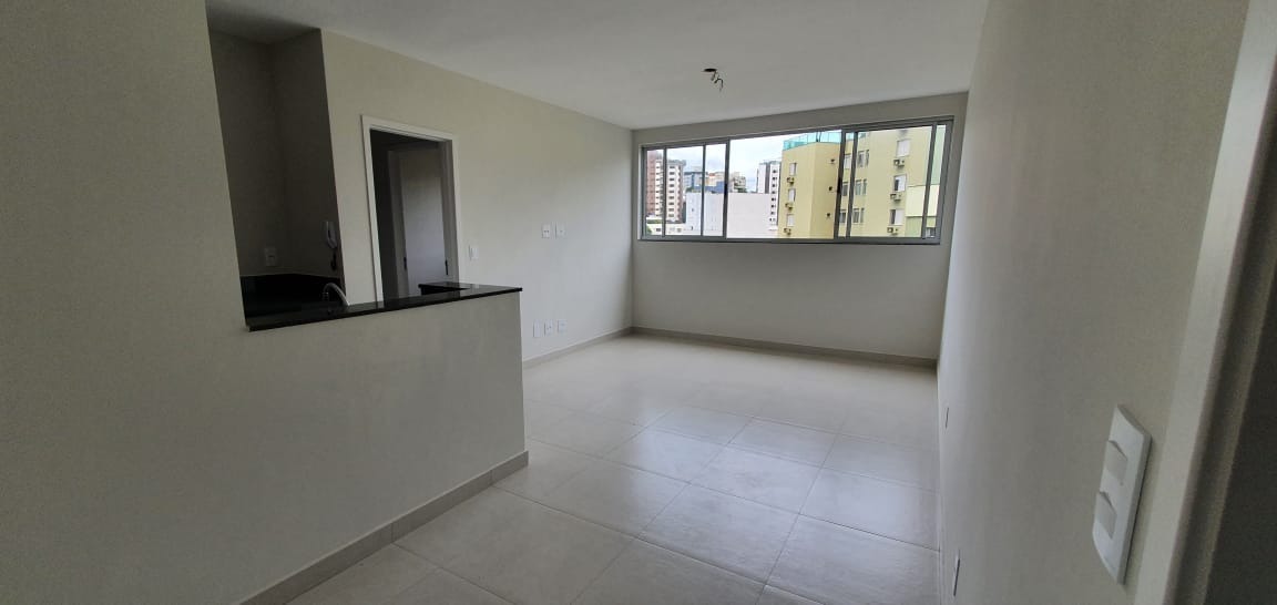 Apartamento à venda com 2 quartos, 62m² - Foto 1