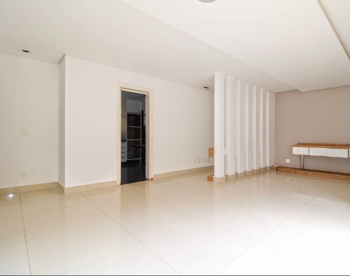 Apartamento à venda com 4 quartos, 223m² - Foto 1