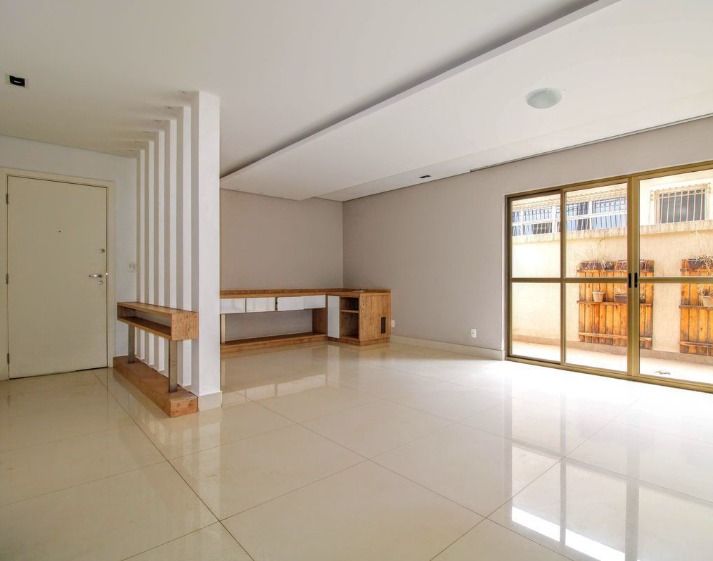 Apartamento à venda com 4 quartos, 223m² - Foto 2