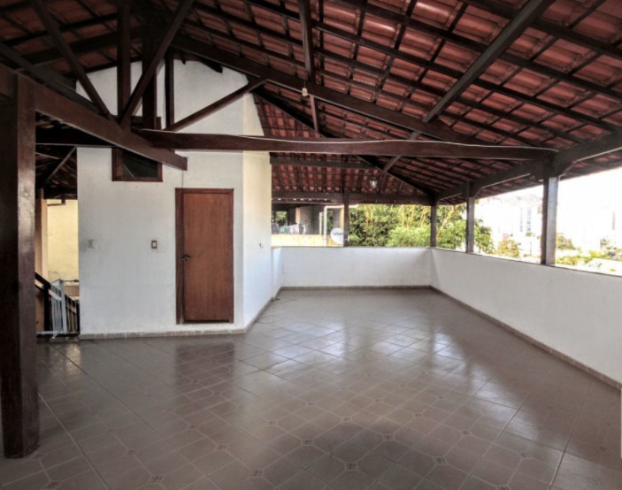 Casa à venda com 3 quartos, 250m² - Foto 18