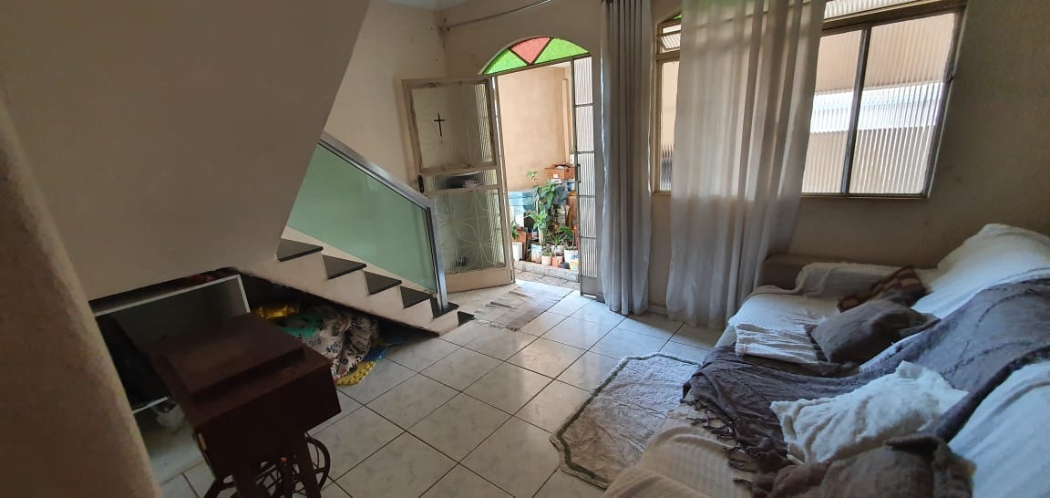 Casa à venda com 4 quartos, 300m² - Foto 3