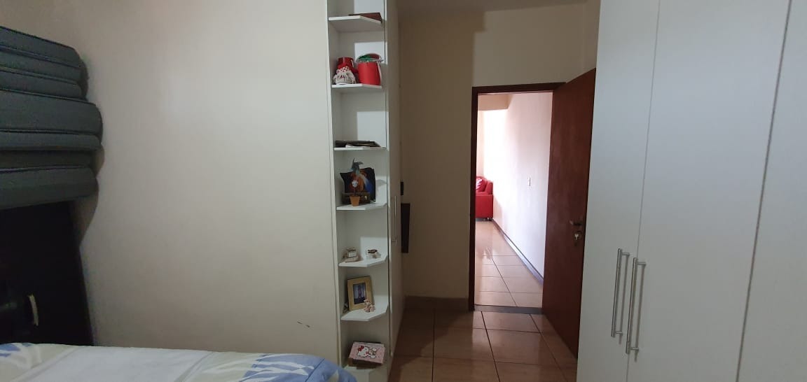 Casa à venda com 4 quartos, 300m² - Foto 21