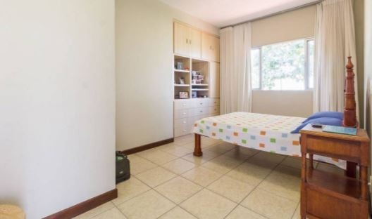 Casa para alugar com 4 quartos, 215m² - Foto 4