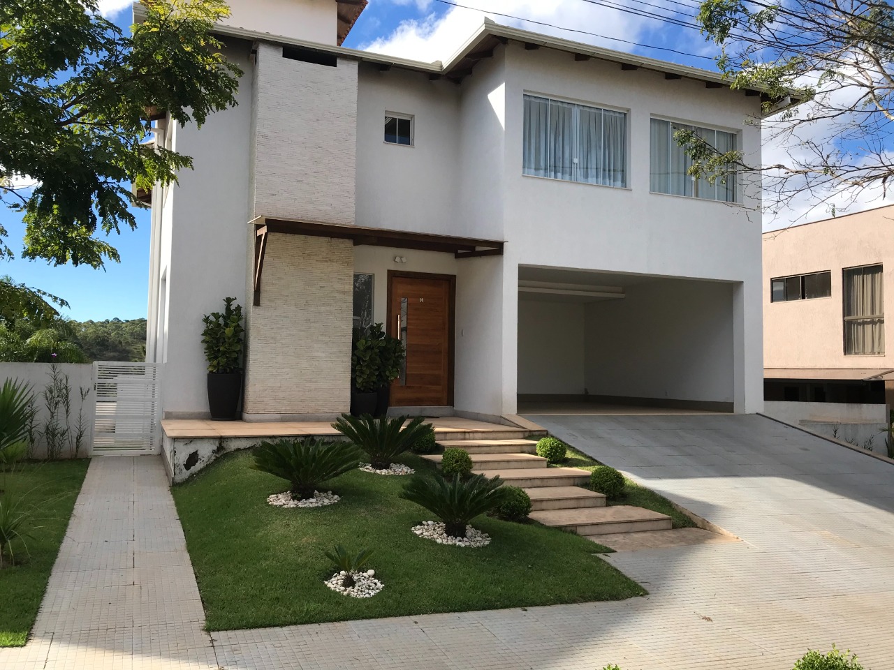 Casa de Condomínio à venda com 5 quartos, 450m² - Foto 1