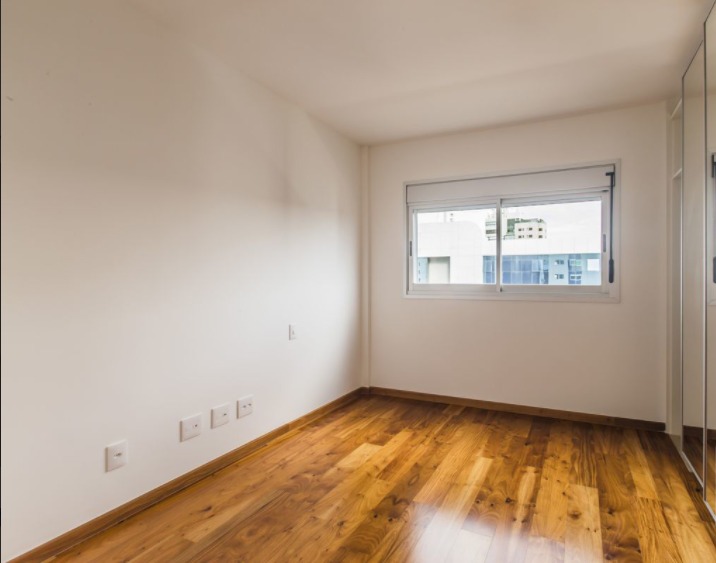 Apartamento à venda com 4 quartos, 216m² - Foto 5