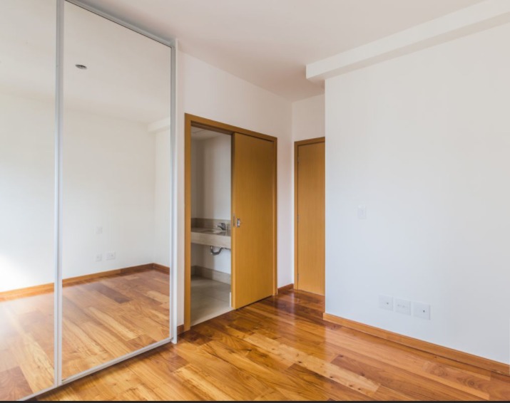 Apartamento à venda com 4 quartos, 216m² - Foto 9