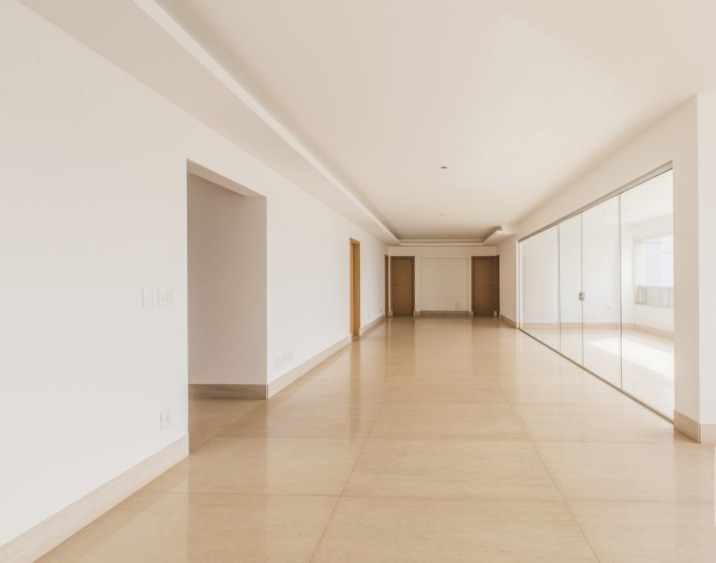 Apartamento à venda com 4 quartos, 216m² - Foto 1