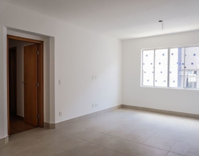 Apartamento à venda com 3 quartos, 80m² - Foto 2