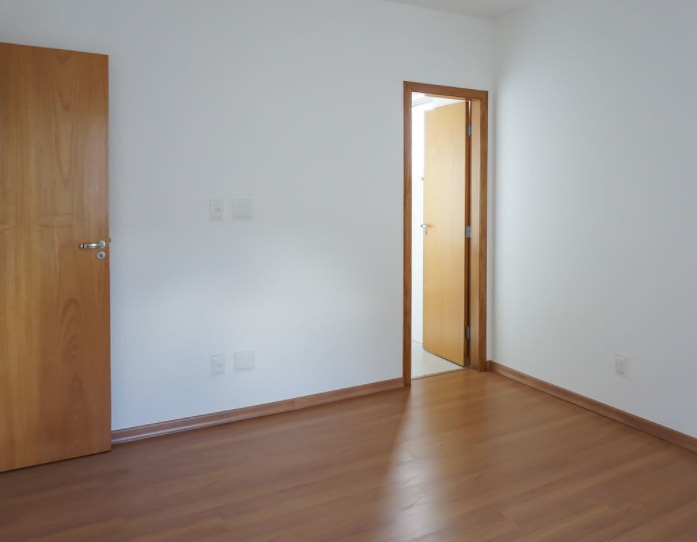 Apartamento à venda com 3 quartos, 80m² - Foto 4