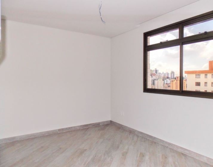 Apartamento à venda com 3 quartos, 75m² - Foto 2