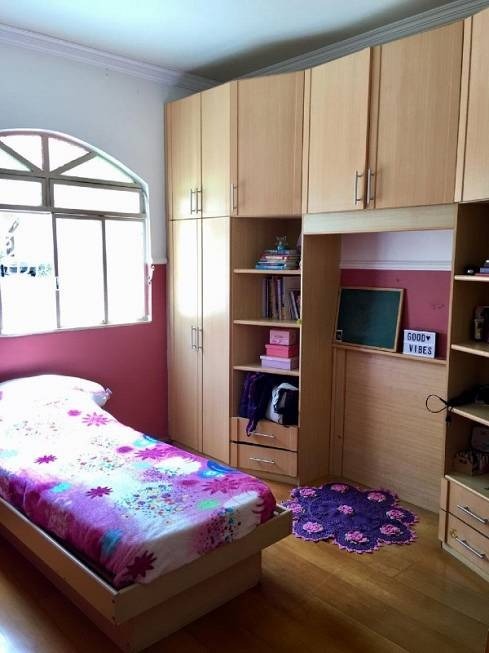 Casa à venda com 4 quartos, 200m² - Foto 22