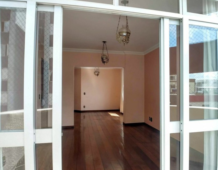 Apartamento à venda com 3 quartos, 110m² - Foto 4