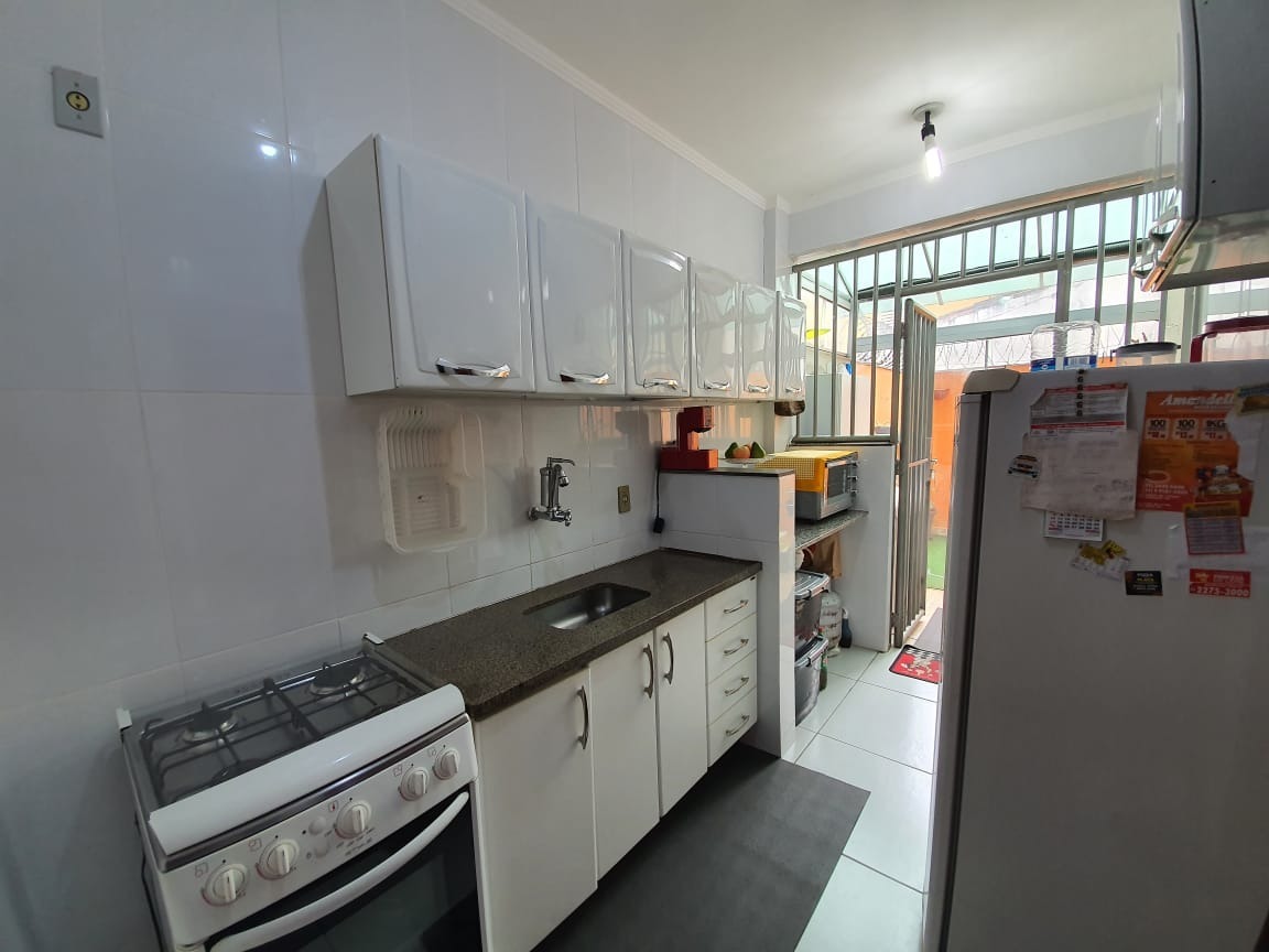 Apartamento à venda com 3 quartos, 75m² - Foto 4