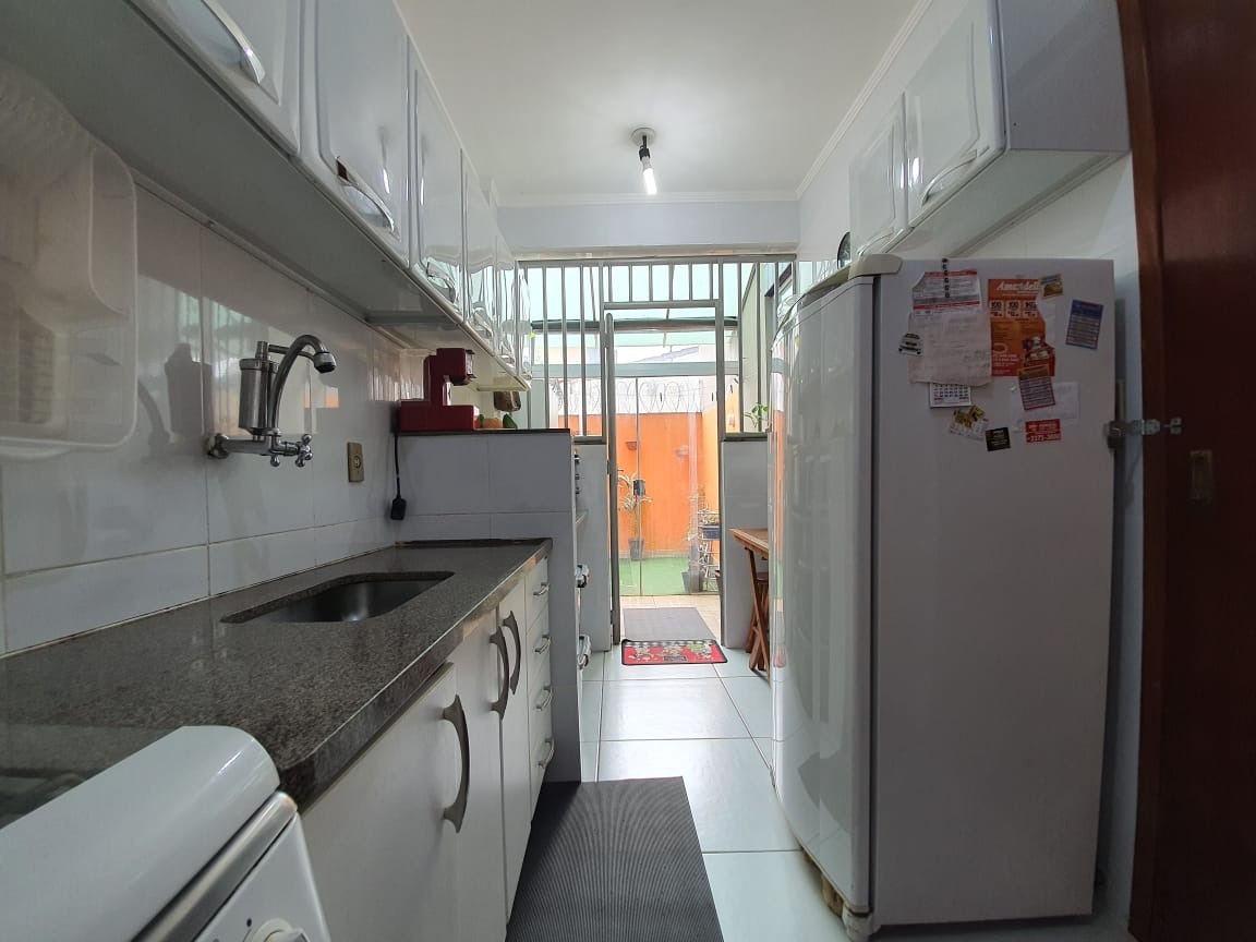 Apartamento à venda com 3 quartos, 75m² - Foto 7