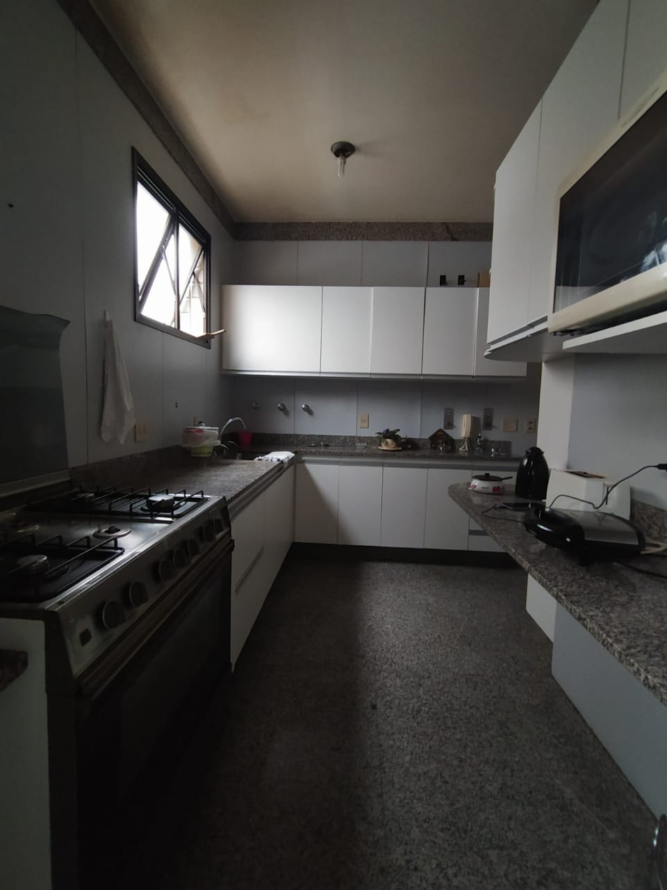 Apartamento à venda com 4 quartos, 196m² - Foto 9