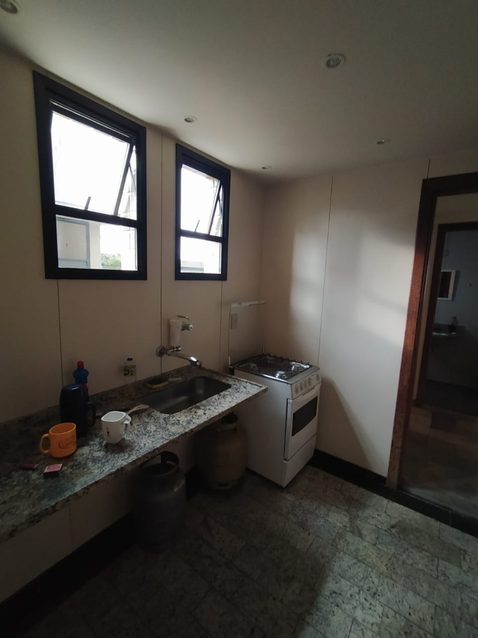 Apartamento à venda com 4 quartos, 196m² - Foto 24