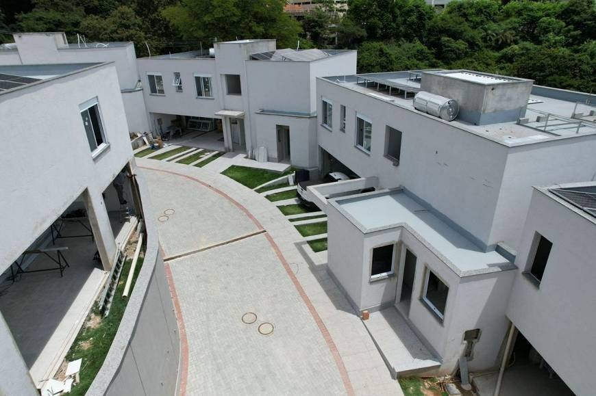 Casa de Condomínio à venda com 4 quartos, 235m² - Foto 10