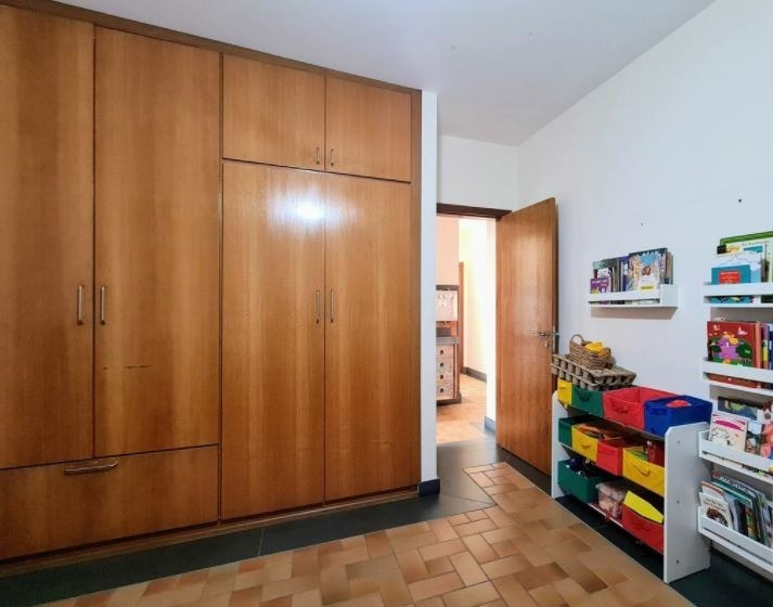 Casa à venda com 6 quartos, 400m² - Foto 17