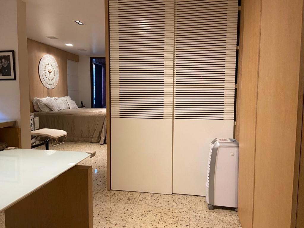 Apartamento à venda com 4 quartos, 218m² - Foto 17