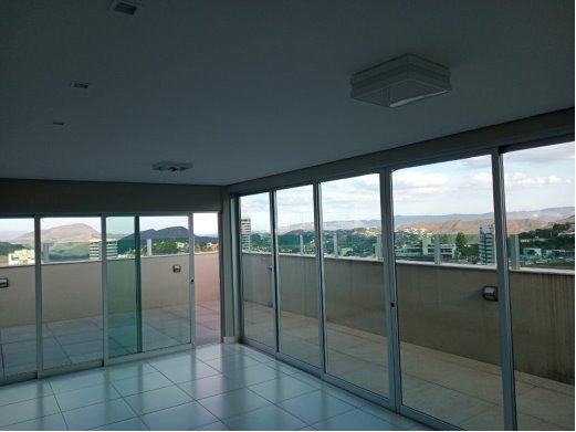 Cobertura à venda com 3 quartos, 245m² - Foto 1