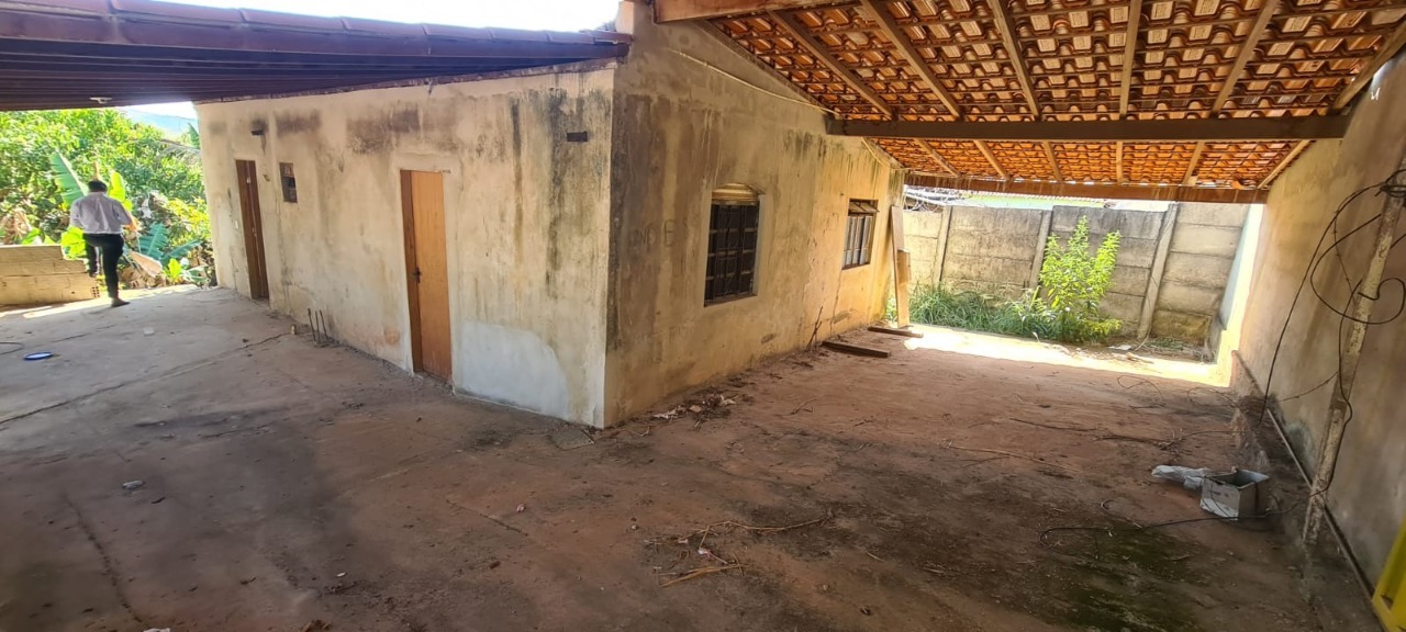 Casa à venda com 3 quartos, 150m² - Foto 1