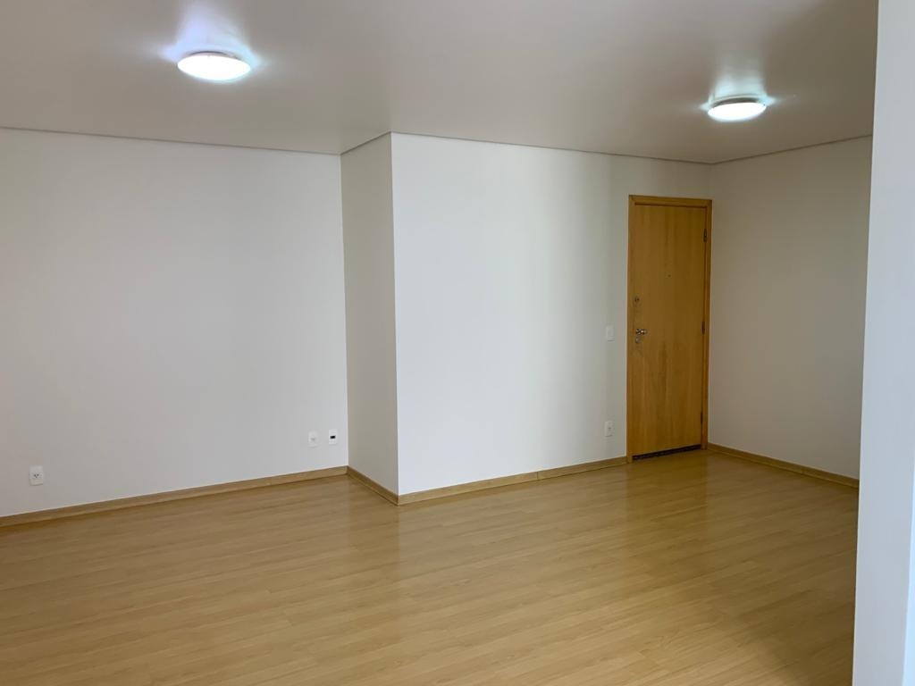 Apartamento à venda com 3 quartos, 92m² - Foto 1