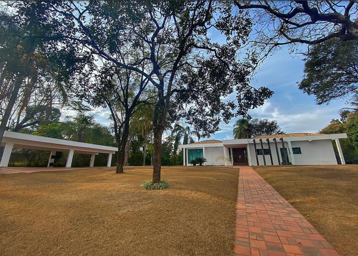 Casa de Condomínio à venda com 5 quartos, 400m² - Foto 2