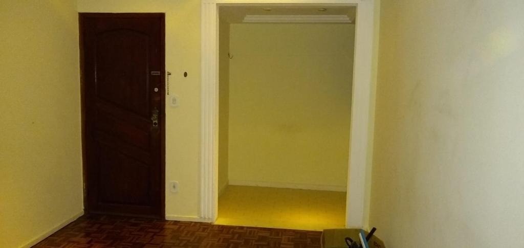 Apartamento à venda com 3 quartos, 75m² - Foto 1