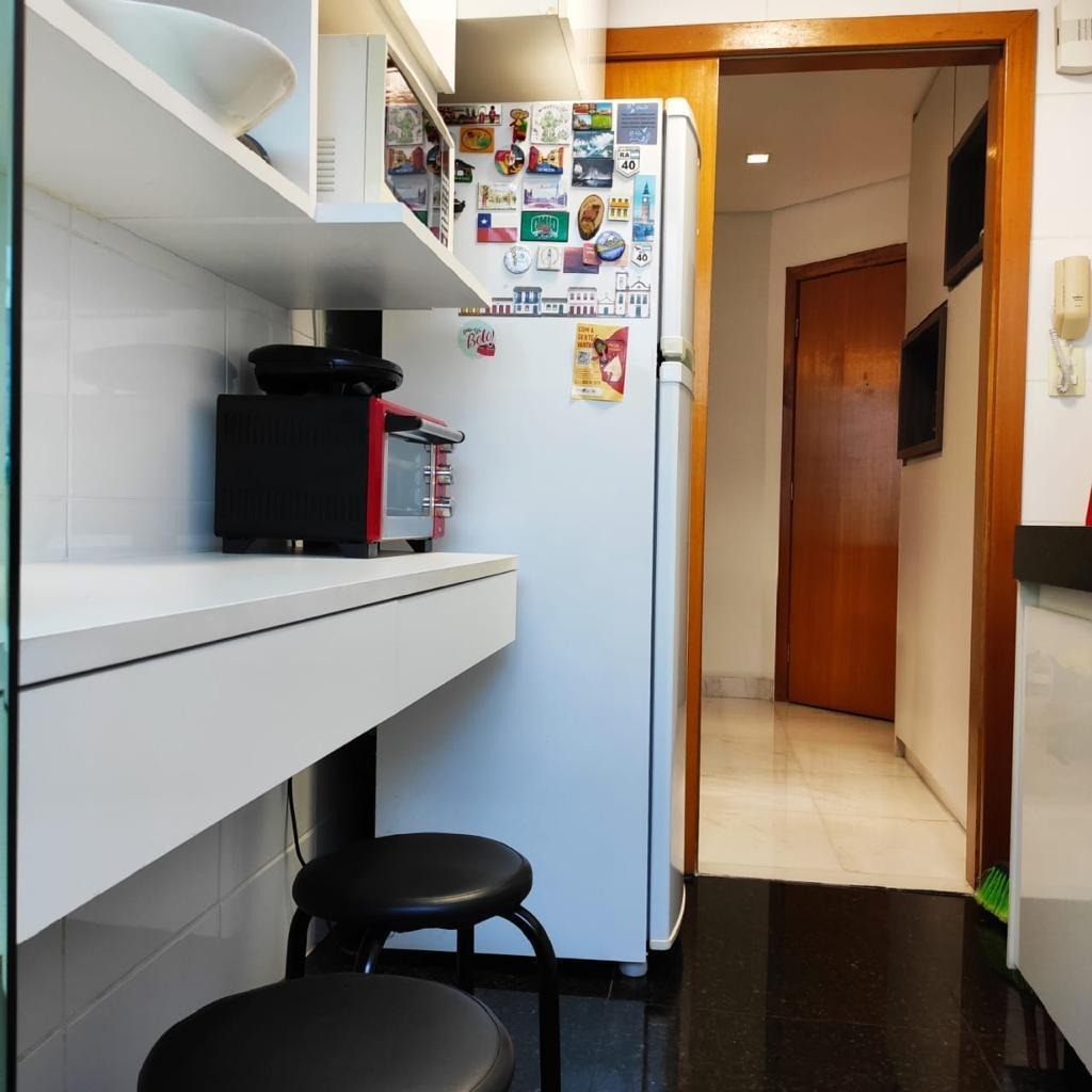 Apartamento à venda com 2 quartos, 70m² - Foto 12