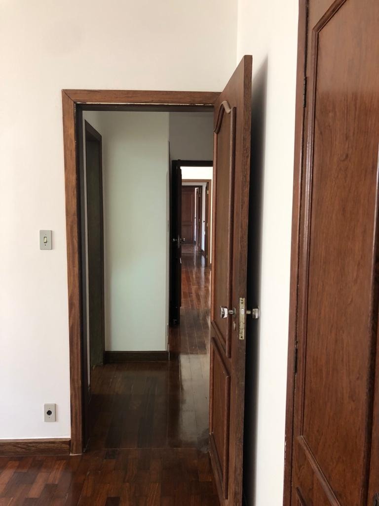 Casa à venda com 5 quartos, 330m² - Foto 12