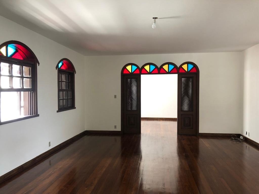 Casa à venda com 5 quartos, 330m² - Foto 17