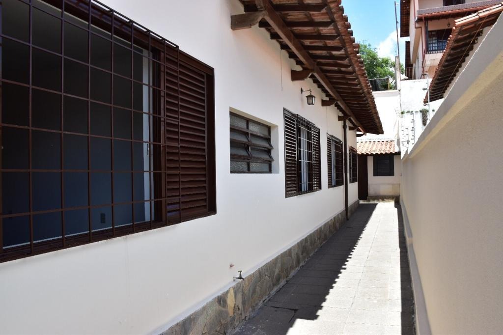 Casa à venda com 5 quartos, 330m² - Foto 23