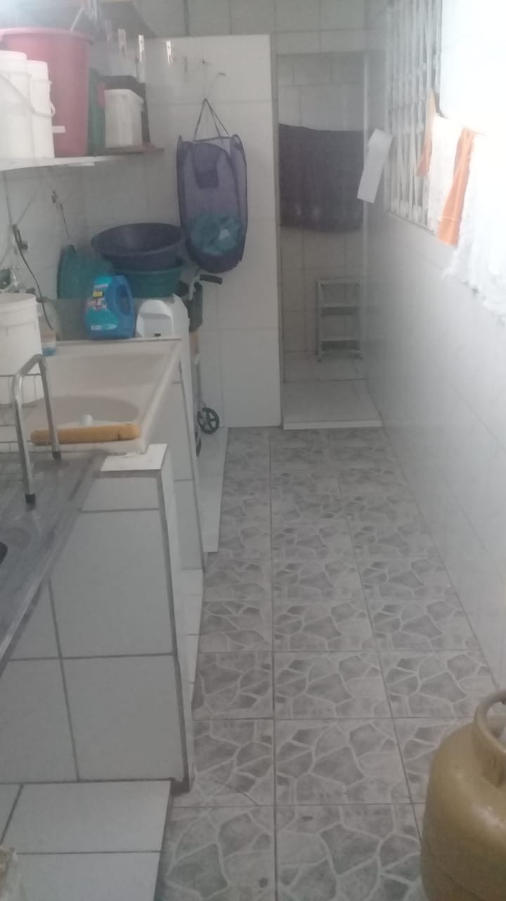 Casa à venda com 5 quartos, 200m² - Foto 9