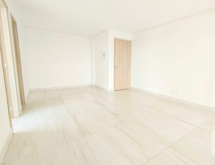 Apartamento à venda com 3 quartos, 187m² - Foto 4