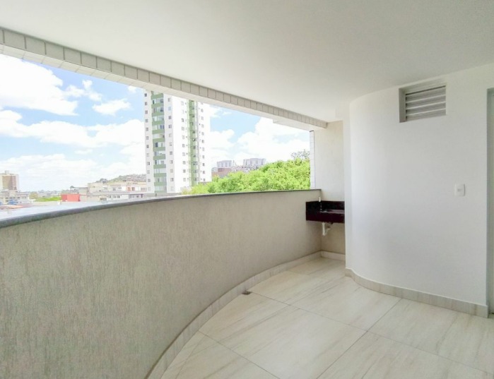 Apartamento à venda com 3 quartos, 187m² - Foto 1