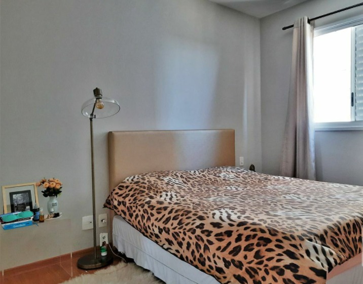 Apartamento à venda com 2 quartos, 70m² - Foto 3