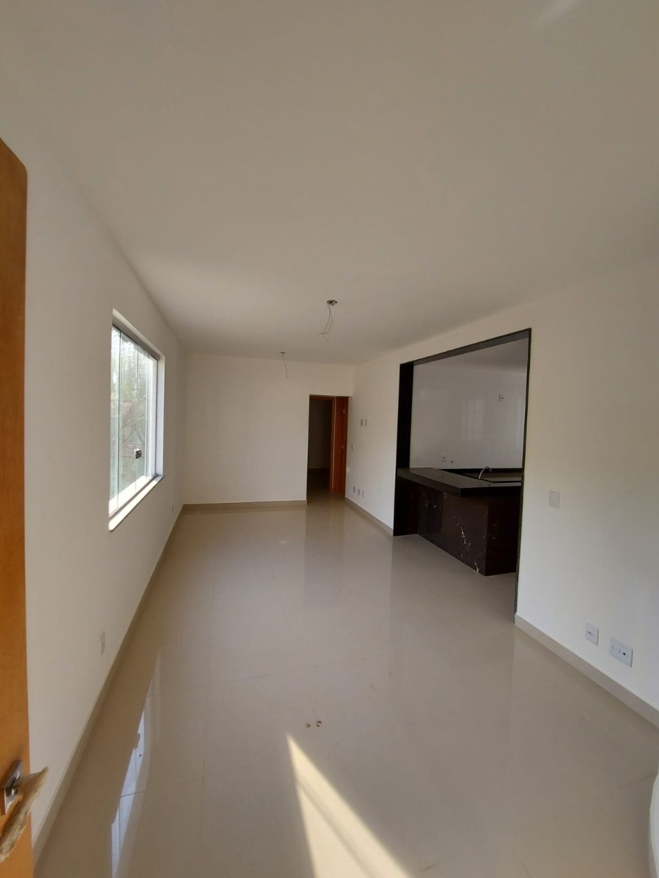 Apartamento à venda com 2 quartos, 66m² - Foto 3