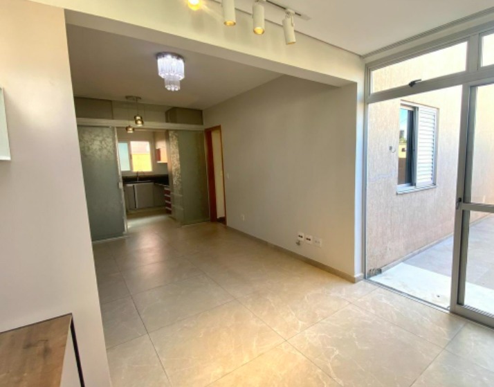 Apartamento à venda com 3 quartos, 117m² - Foto 3